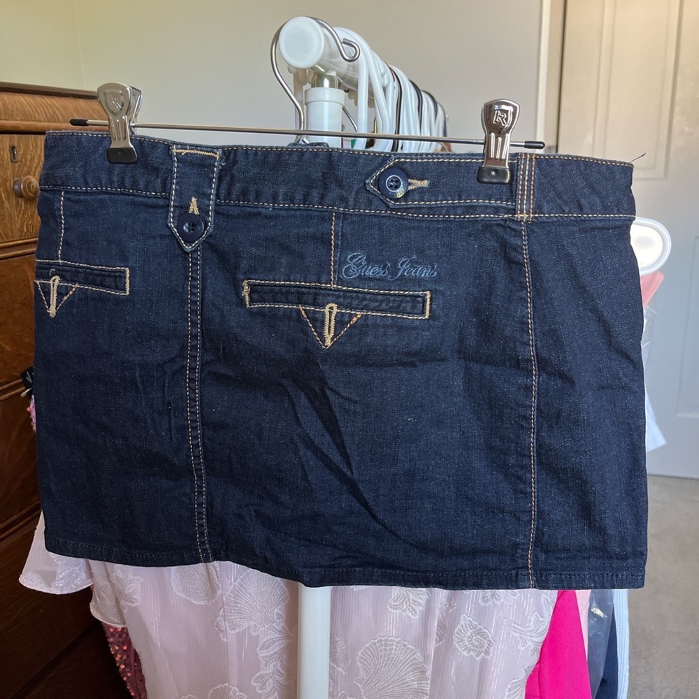 guess dark wash denim low rise mini skirt